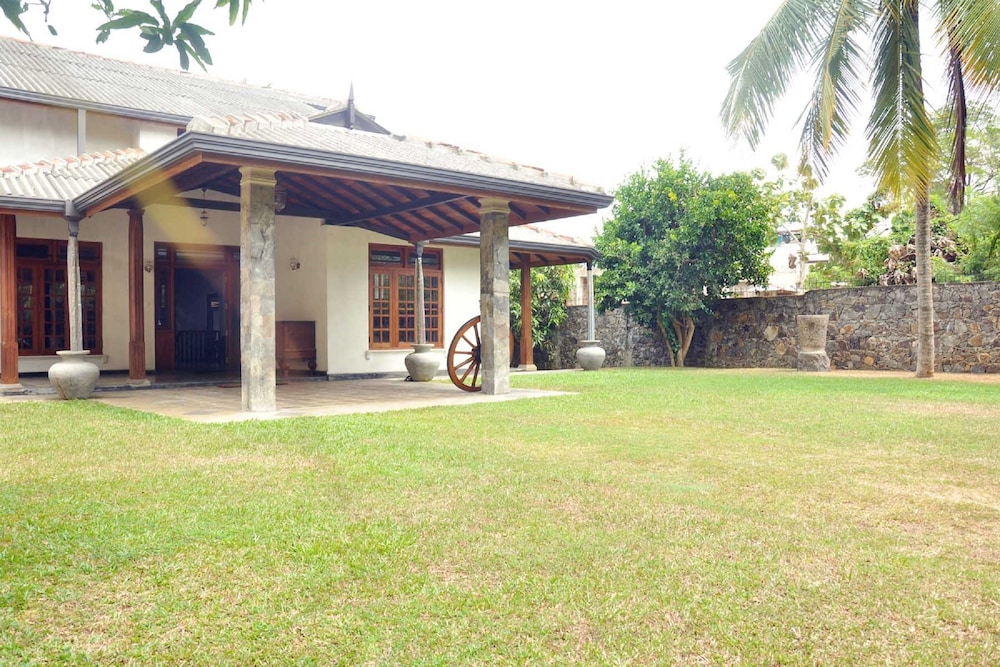 Lanrich Villa 19/20