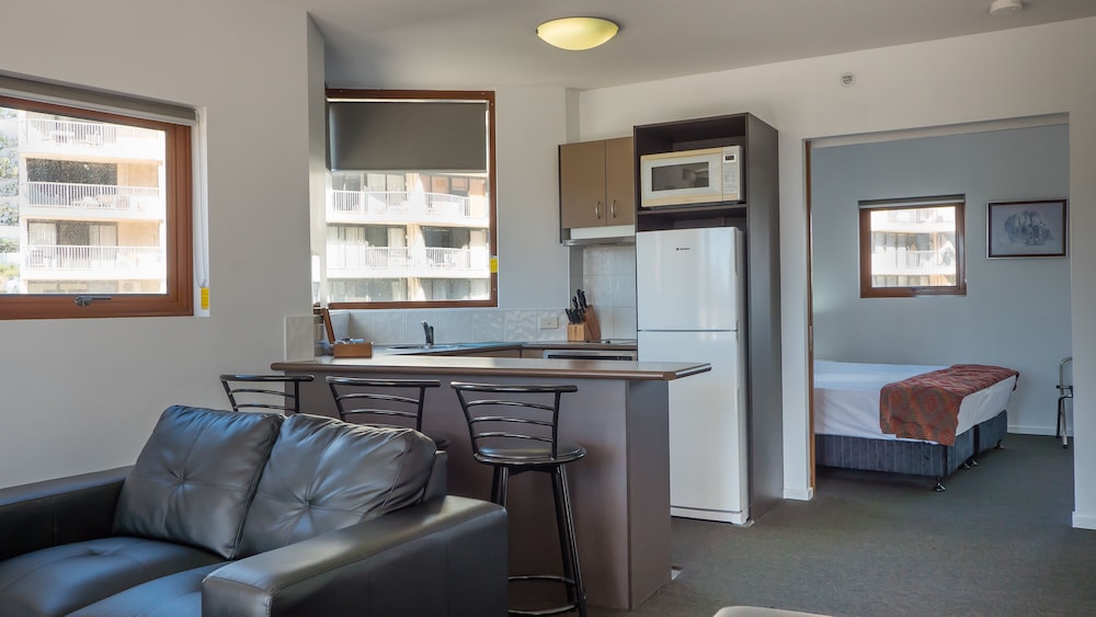 Broadbeach Savannah Hotel And Resort 58/80
