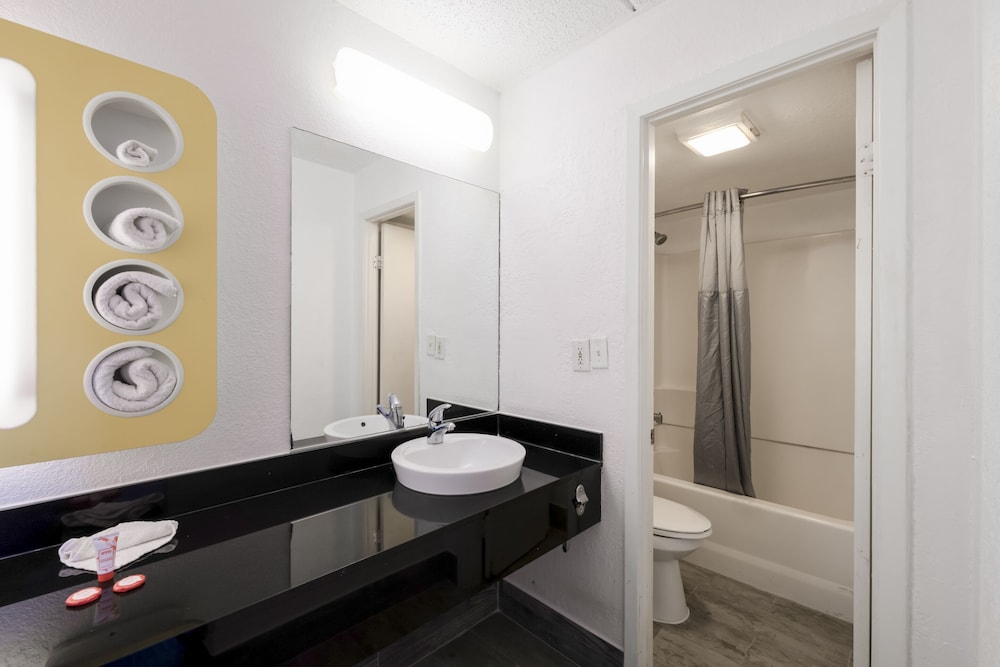 OYO Hotel Houston Katy Freeway 19/27