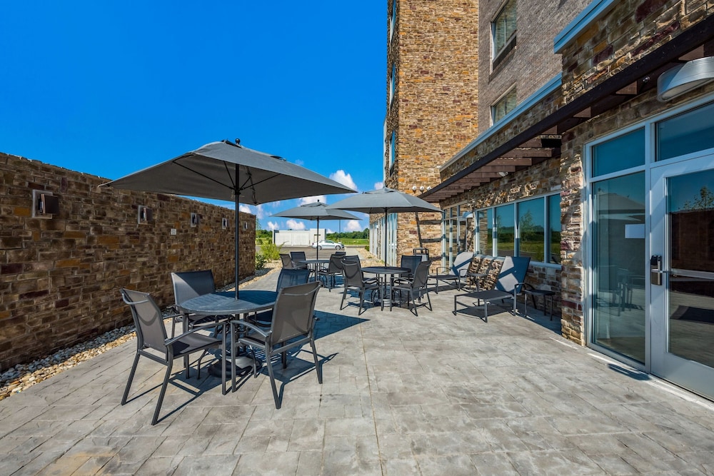 Fairfield Inn & Suites by Marriott Columbus Canal Winchester 16/20
