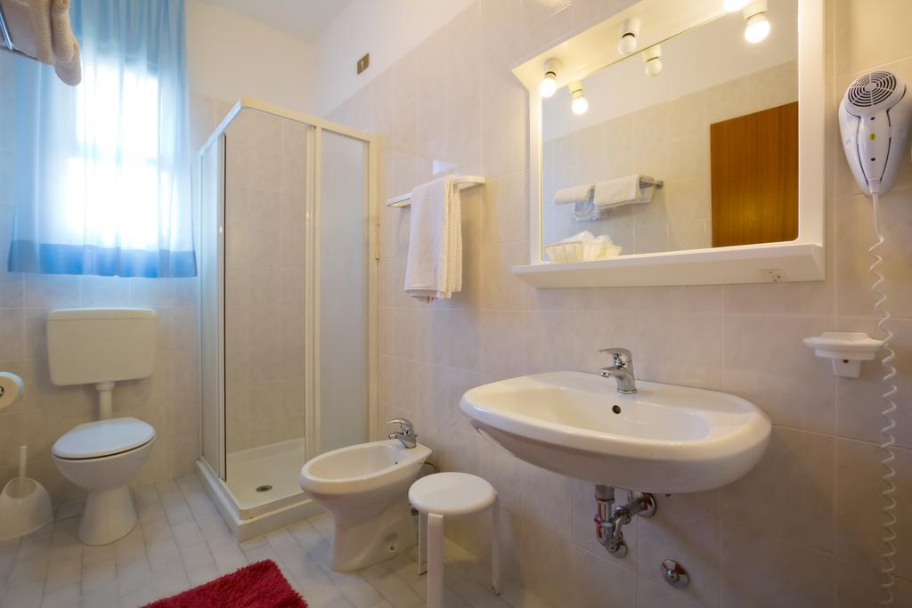 Hotel Etna 49/54