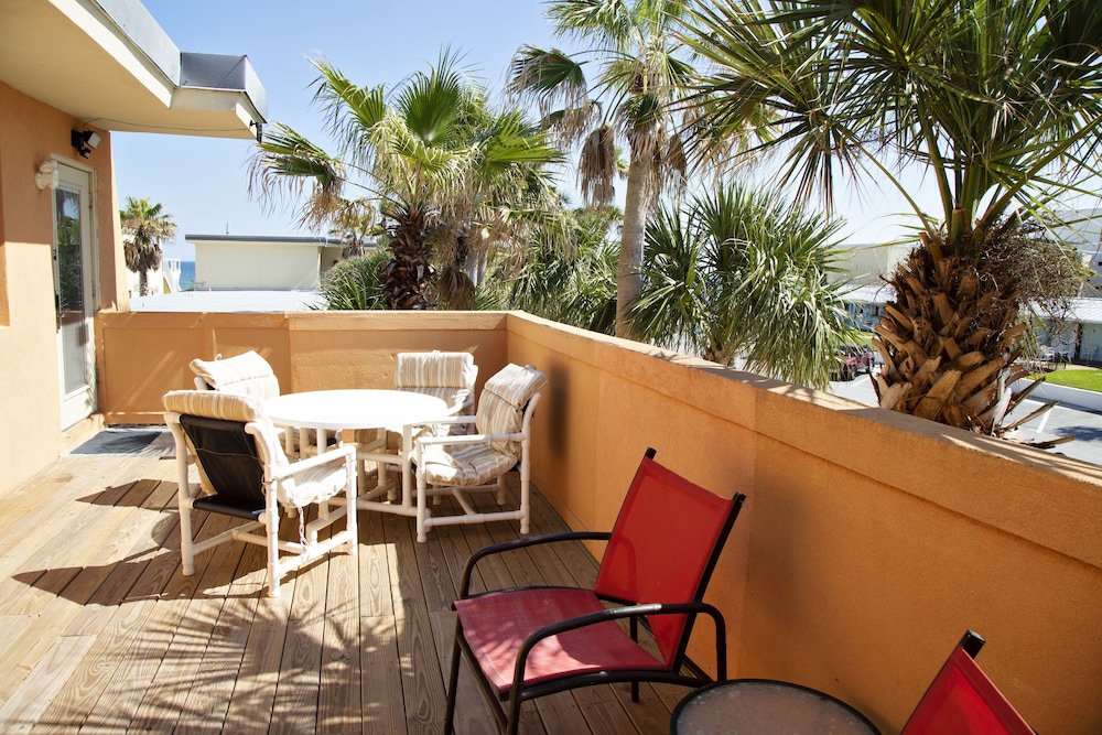 Dream Inn 42/69