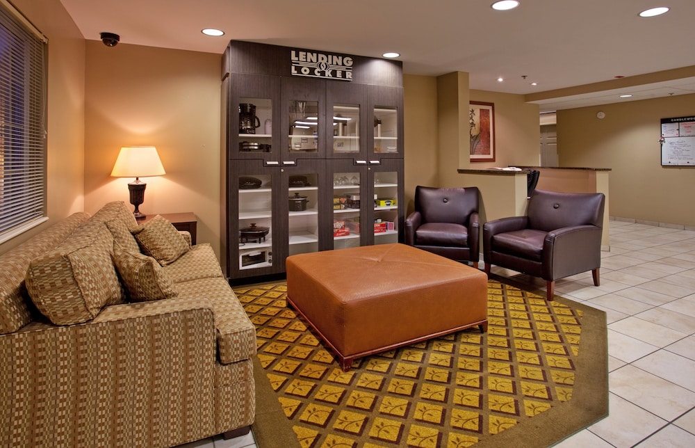 CANDLEWOOD SUITES ROCKFORD 28/38