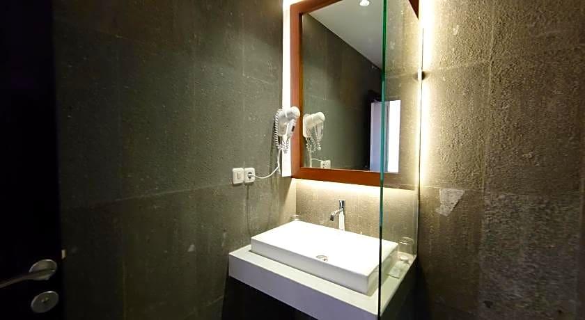 Odaita Hotel 44/46