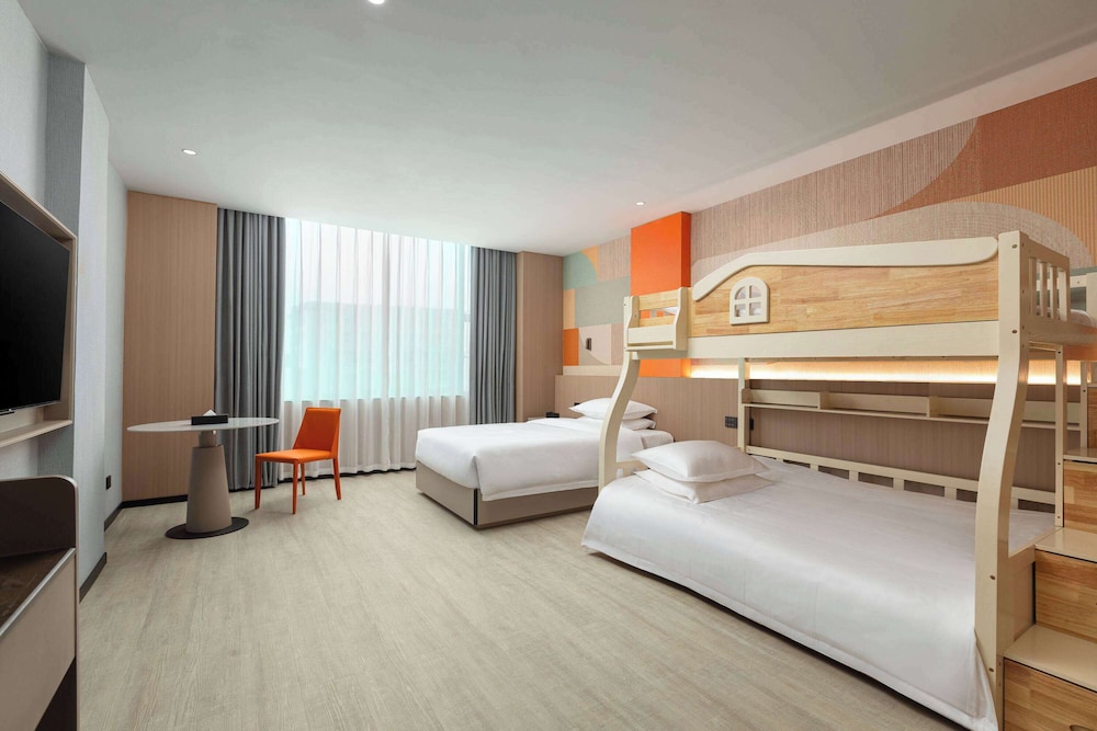 Hawthorn by Wyndham Guangzhou Baiyun Airport 8/20