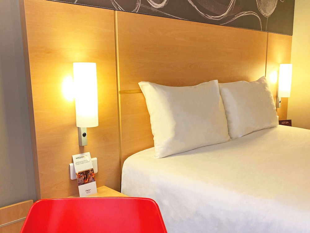 Ibis Yerevan Center 15/67