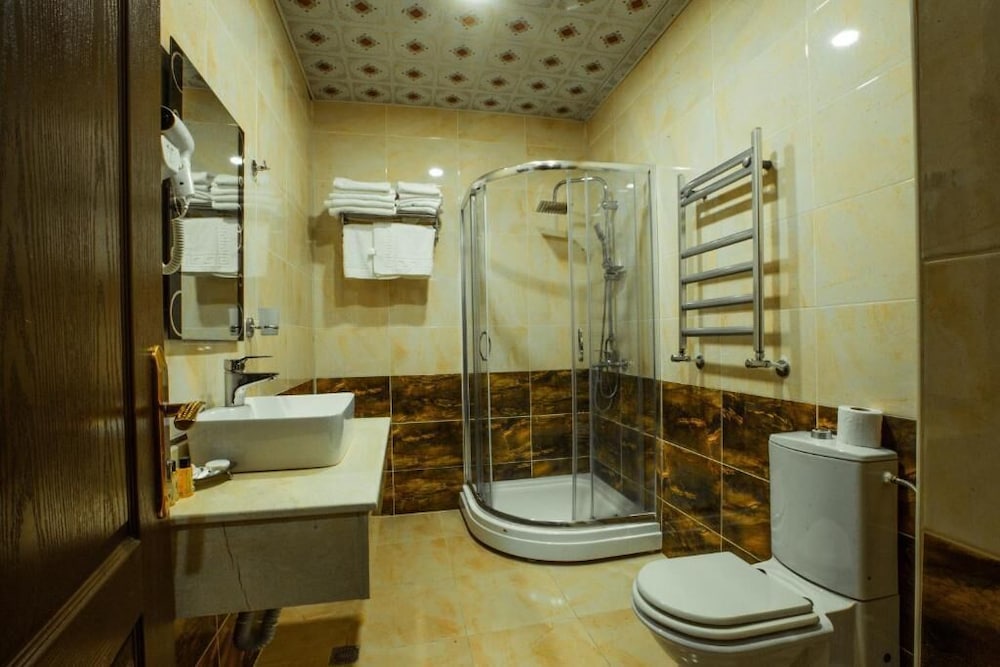 Ruma Qala Hotel 48/50
