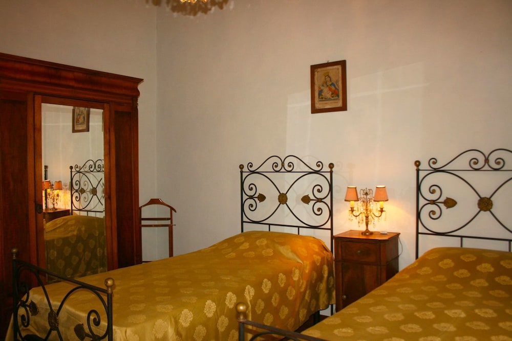 Villa Cecilia 8/34