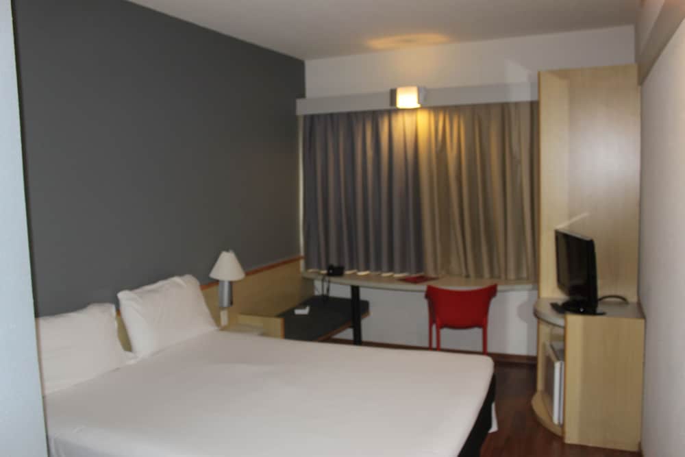 Ibis Betim 16/50