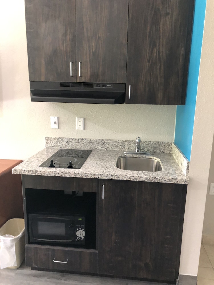 Scottish Inns Suites Wharton Tx 28/30