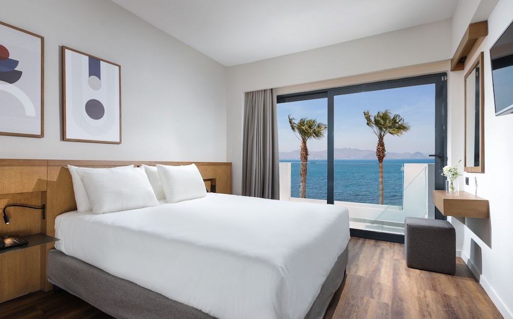 suite, sea view
