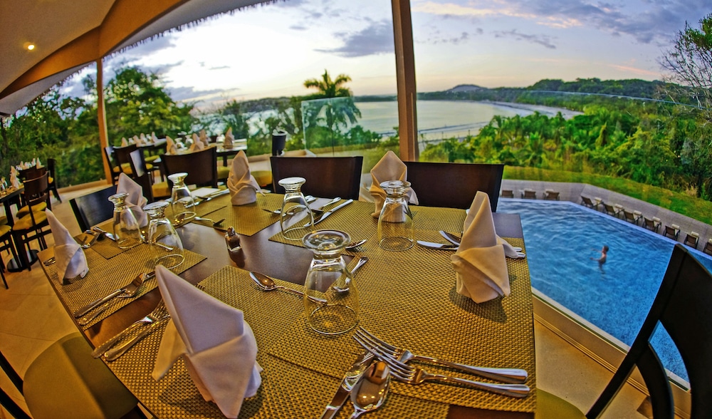 Nammbu Beachfront Bungalows 48/65