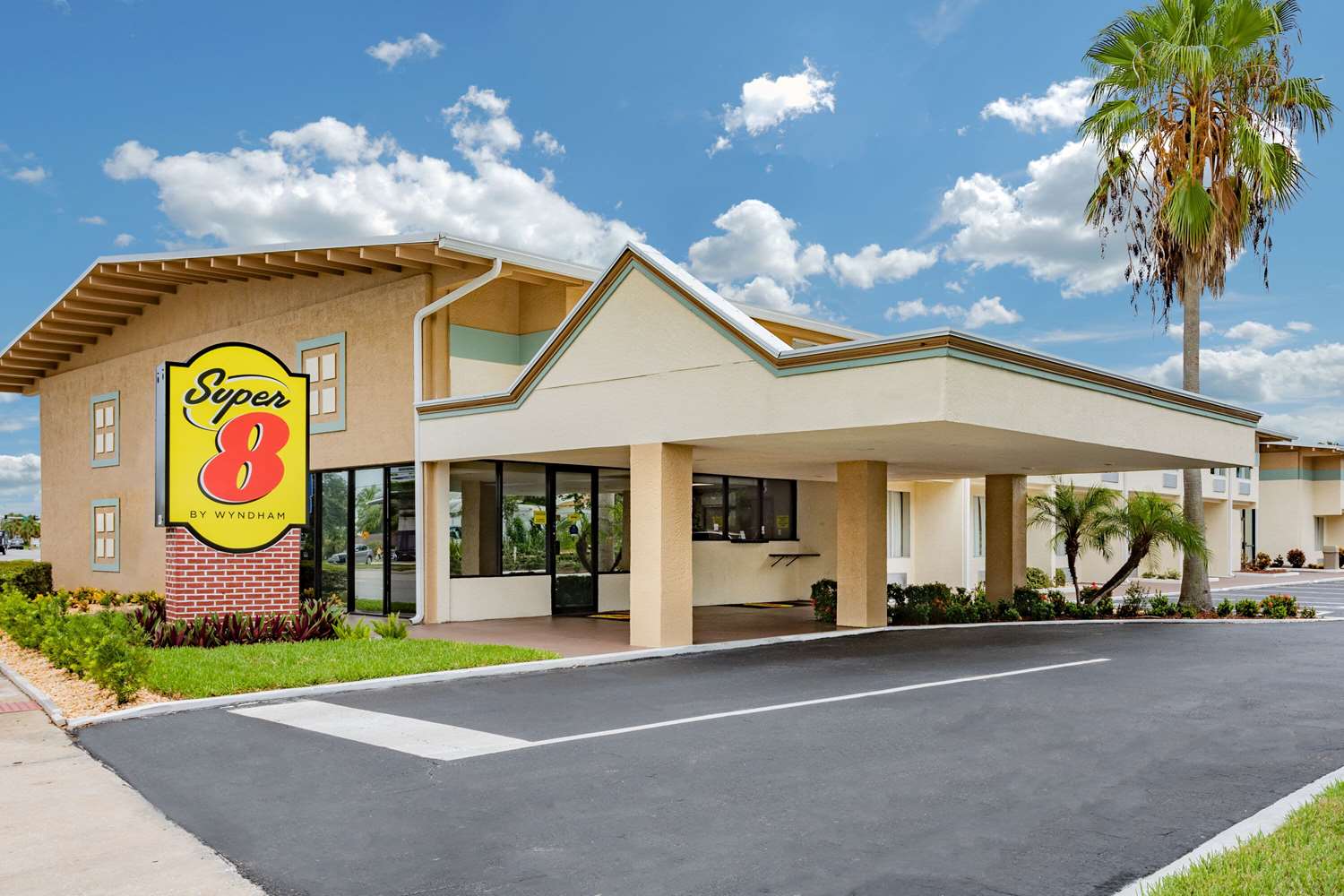 Super 8 By Wyndham Melbourne 37/43