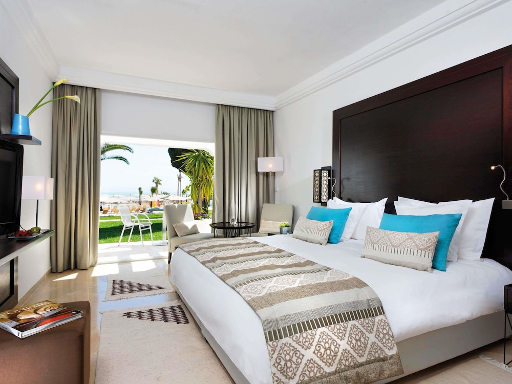 Ambassador, Suite, King Bed