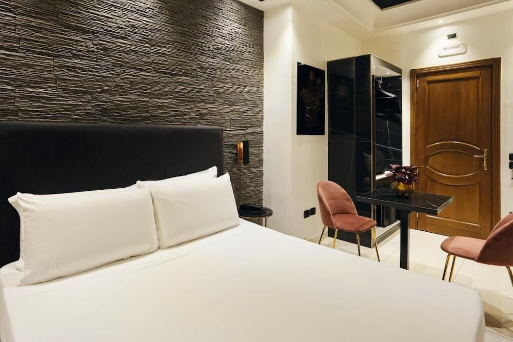 JUNIOR SUITE, KING BED