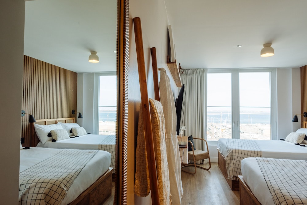 The Rockaway Hotel 18/46