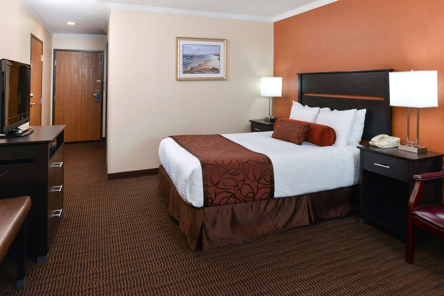Room, Queen Bed, Bathtub, Accessible