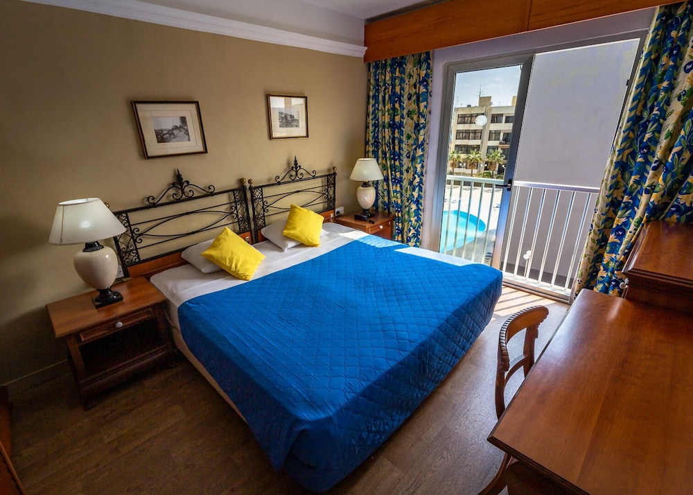 TOPAZ HOTEL 22/66
