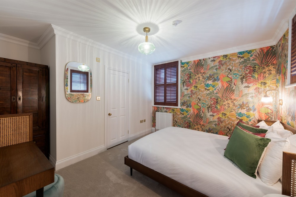The Clarence Hotel 17/46
