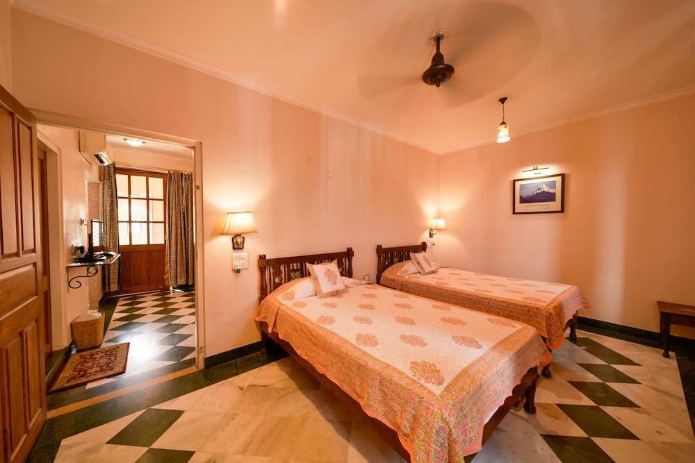 Hotel Arya Niwas 12/47