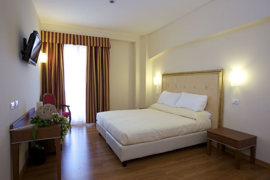 Standard, Twin Beds, Valley View