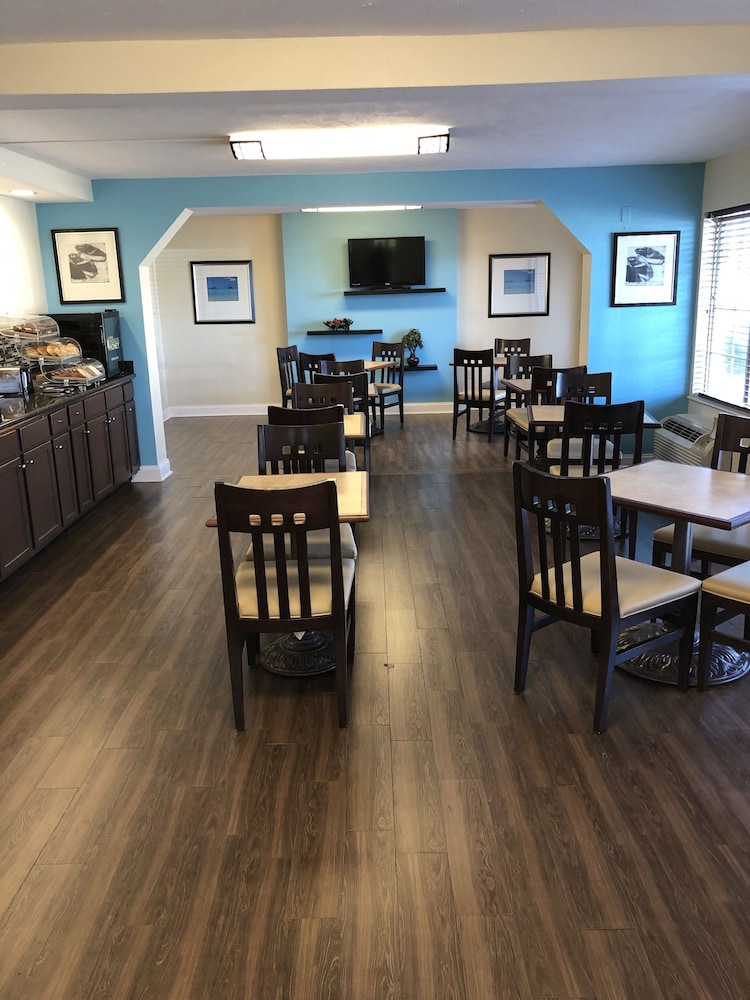 Super 8 By Wyndham Gulfport Near Biloxi 40/57
