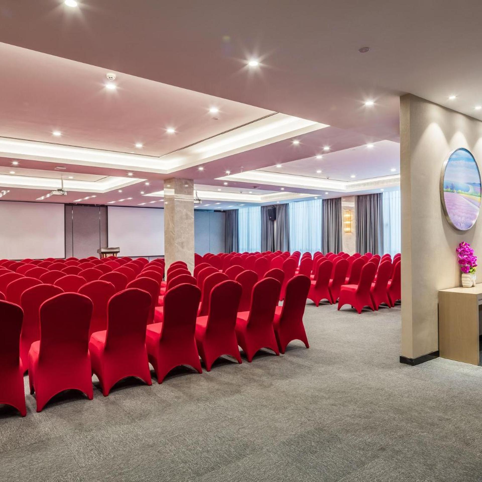 Lavande Hotel (Ganzhou Railway Station Branch) 44/50