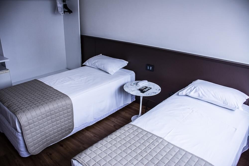 Vip Hotel 7/37