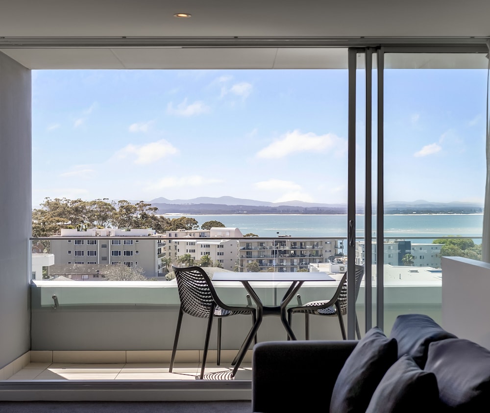 Oaks Nelson Bay Lure Suites 53/62