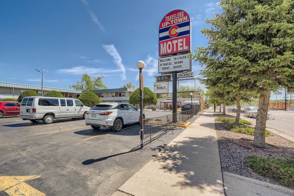 Travelers Uptown Motel 44/54