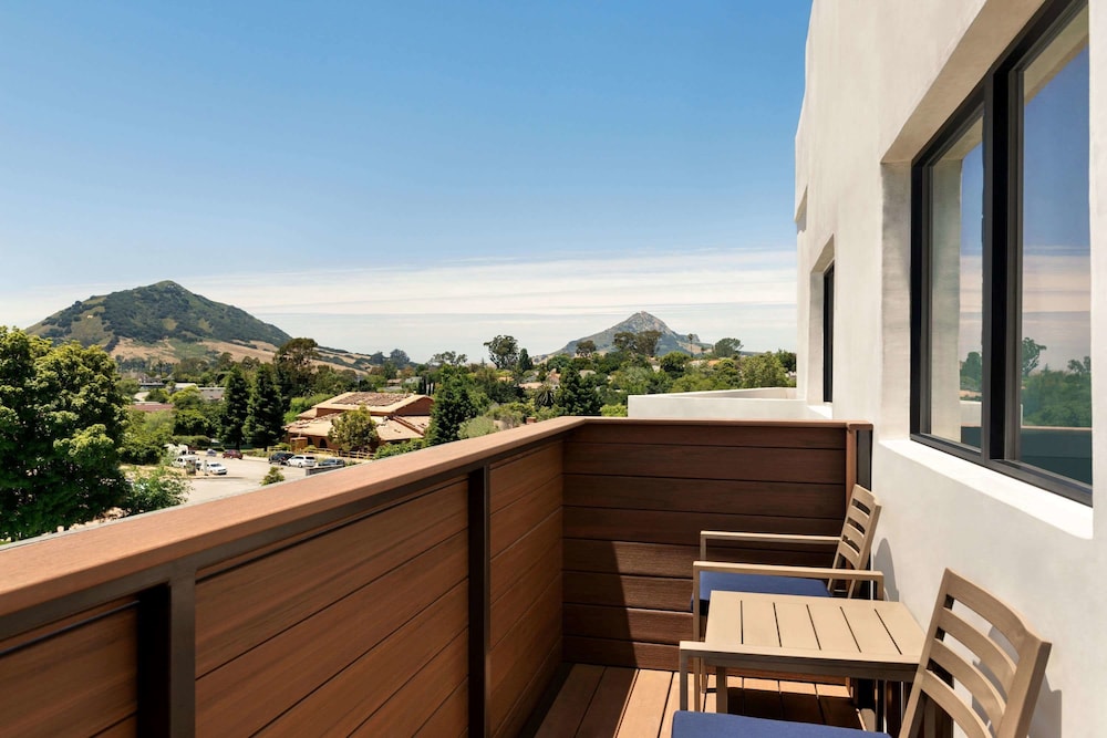 La Quinta Inn And Suites By Wyndham San Luis Obispo Downtown 3/65
