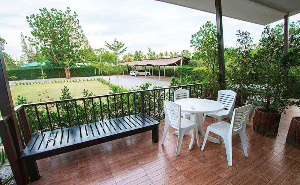 Pranburi Cabana Resort 56/72