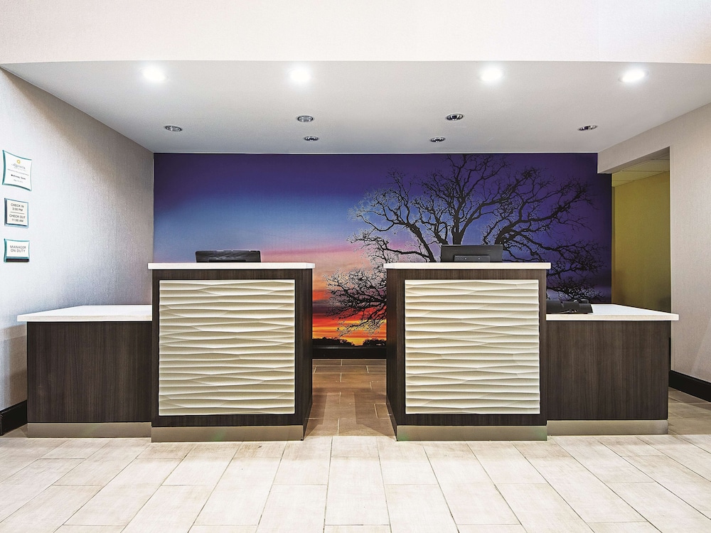 La Quinta Inn & Suites by Wyndham McKinney 8/45
