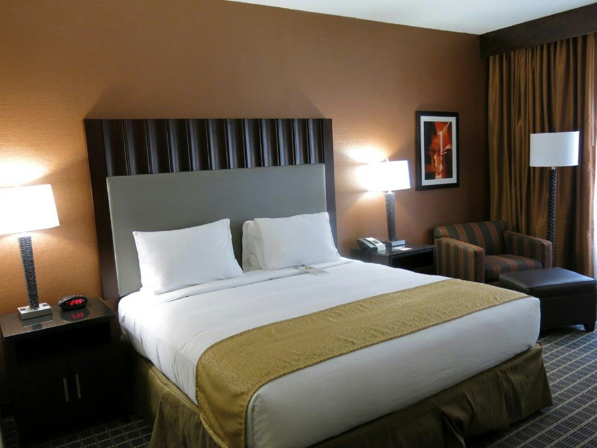ROOM, KING BED, ACCESSIBLE