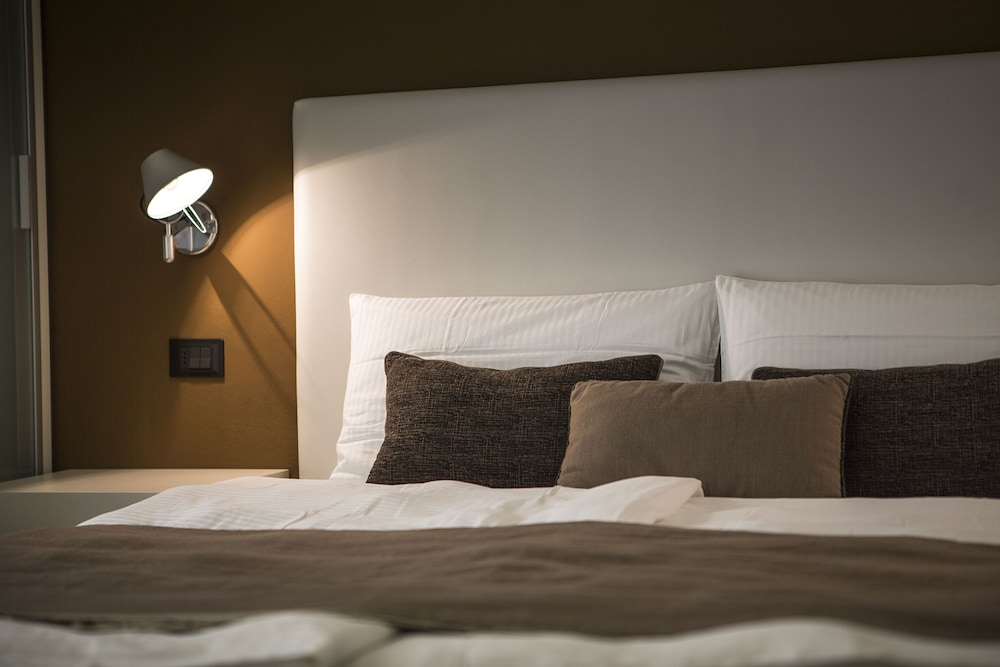 Hotel Meridiana 25/76
