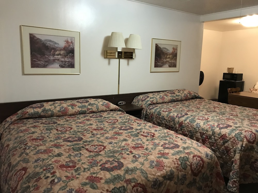 Motel Grand 8/56