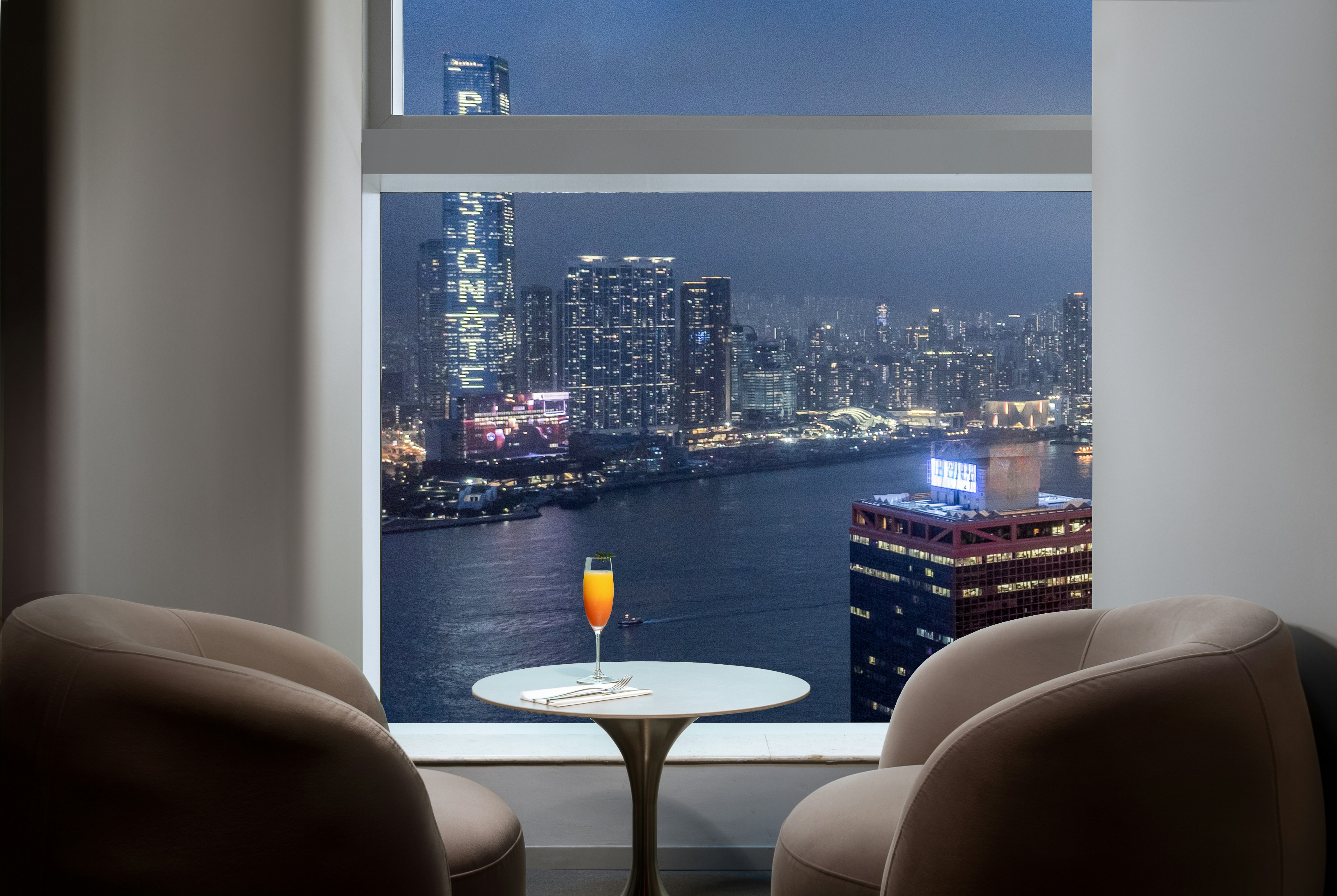 Motto by Hilton Hong Kong Soho 18/25