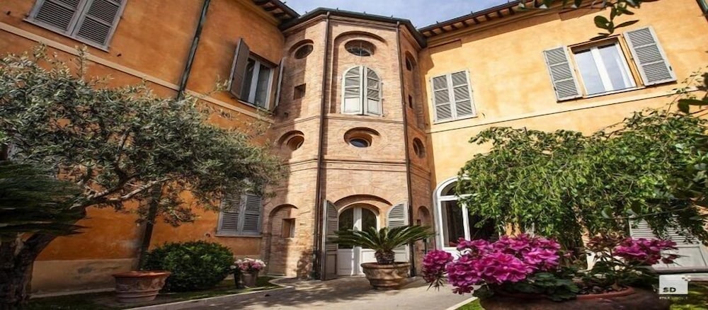 Palazzo Galletti Abbiosi 45/50