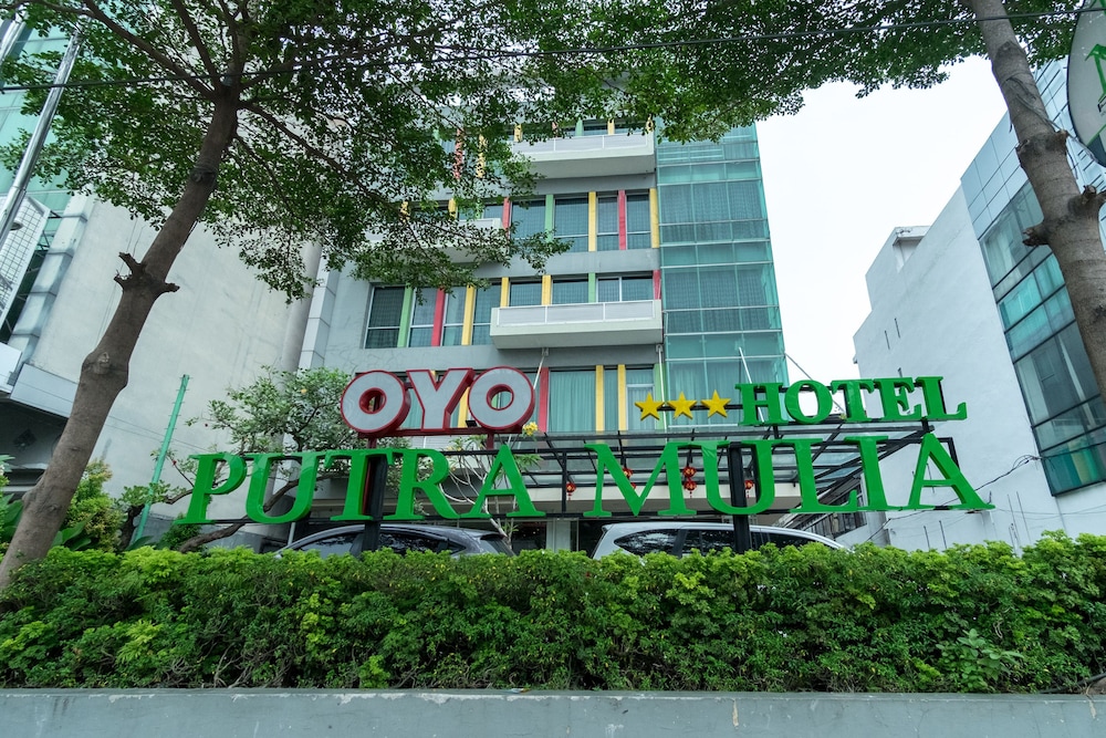 Oyo 319 Putra Mulia Hotel 2/32