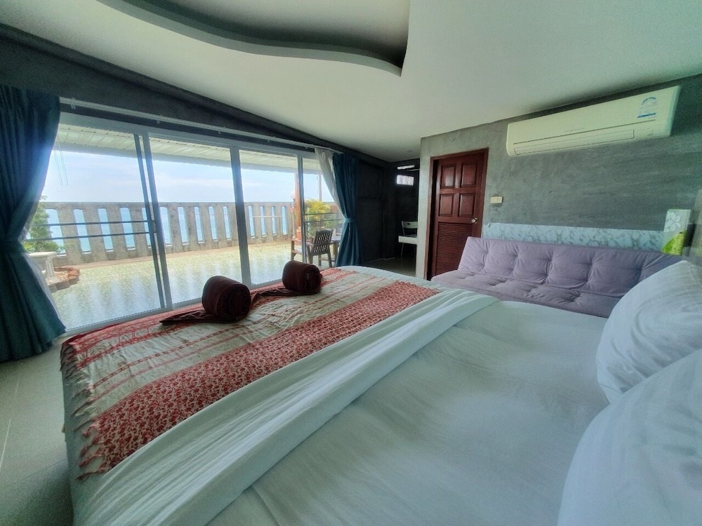 SUITE, SEA VIEW