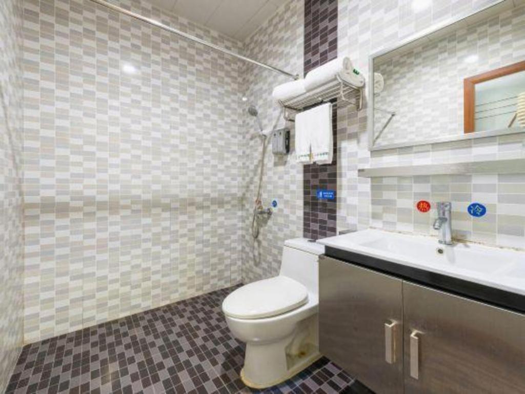 7 Days Inn (Dongguan Changping Railway Station) 29/41