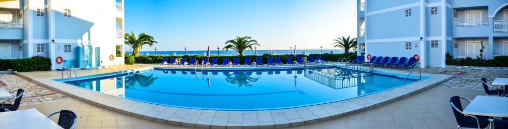 Meridien Beach Hotel 20/26