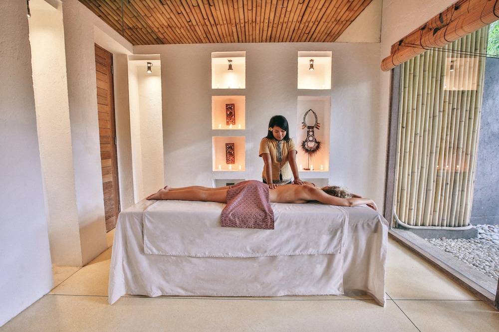 Slow Private Pool Villas 8/40