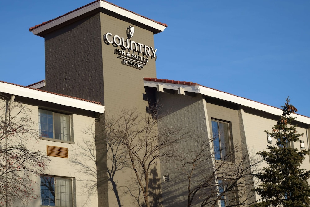 Country Inn & Suites By Radisson Hoffman Estates Il 3/31