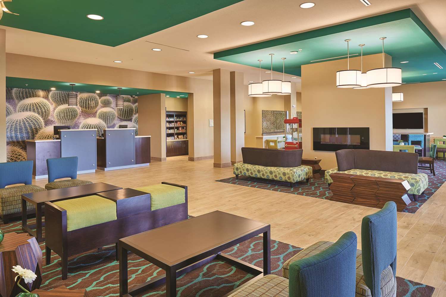 La Quinta Inn And Suites Carlsbad 37/59