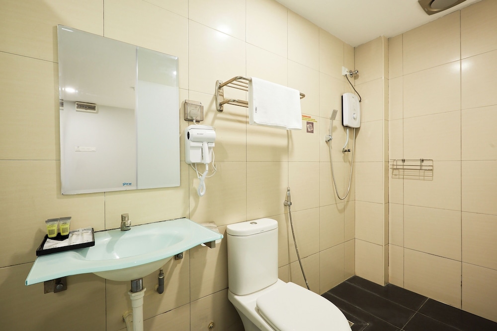 RM Hotel Muar 116/118