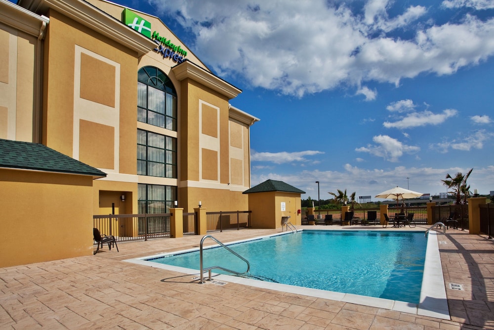 Holiday Inn Express Hotel & Suites Cordele North 11/79