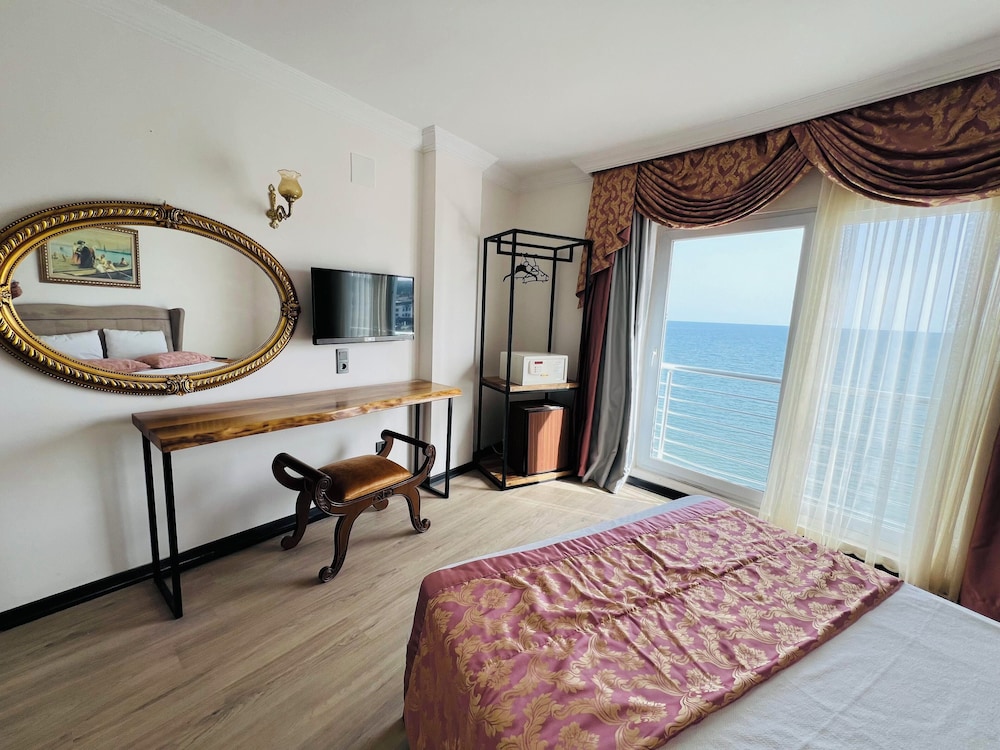 Tepe Beach Hotel 4/20