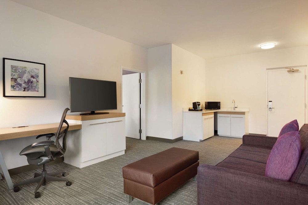 Hilton Garden Inn Bridgewater 48/50