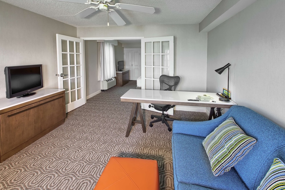 Hilton Garden Inn Kent Island Marina 47/51